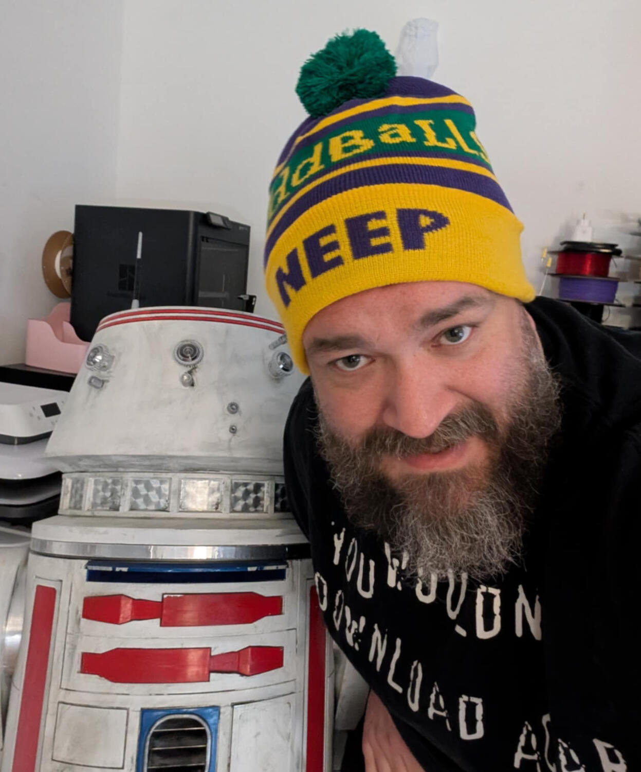 R5-D4 and Richie wearing a Neep hat